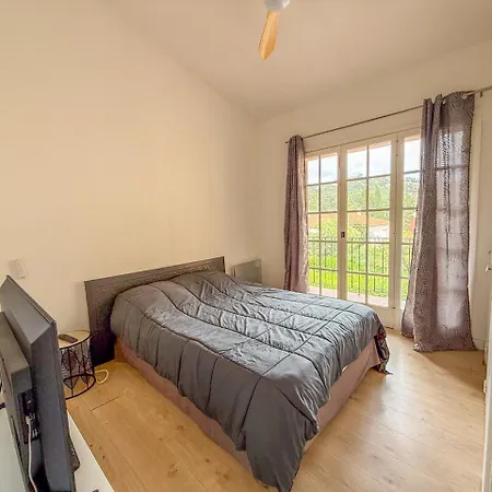 Pour 6 Personnes , De Saint Clair *