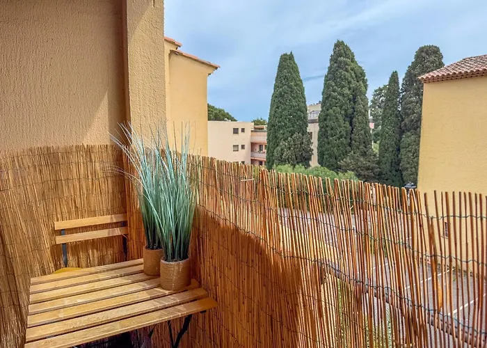 Pour 6 Personnes , De Saint Clair * Le Lavandou