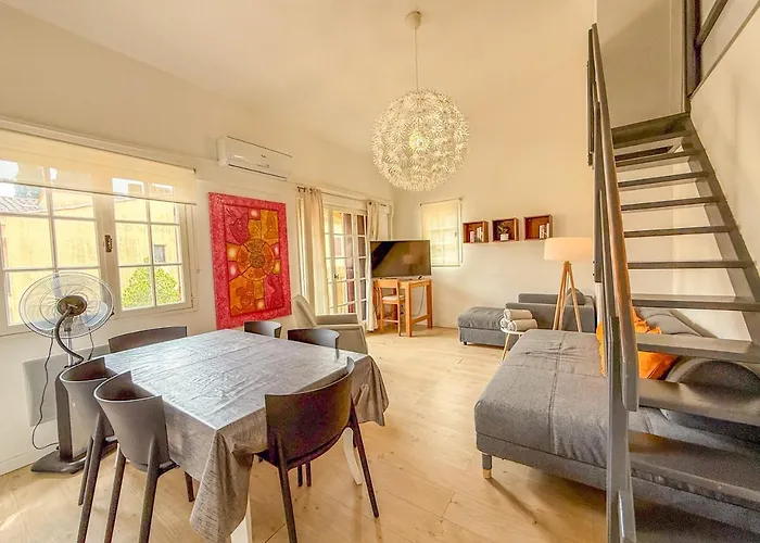 Apartment Pour 6 Personnes , De Saint Clair Le Lavandou