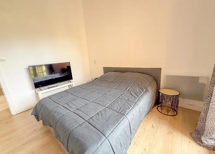 Pour 6 Personnes , De Saint Clair * Le Lavandou