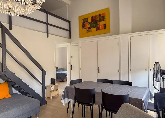 Pour 6 Personnes , De Saint Clair Le Lavandou