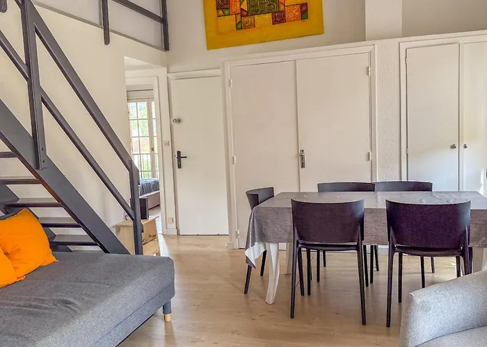 Pour 6 Personnes , De Saint Clair * Le Lavandou